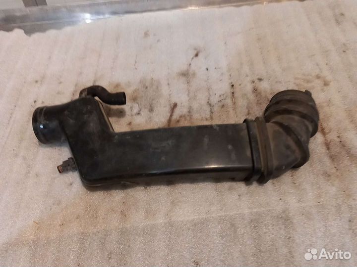 Патрубок воздушного фильтра Мерседес