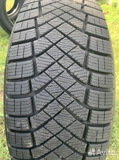 Pirelli Ice Zero FR 205/55 R16 94T