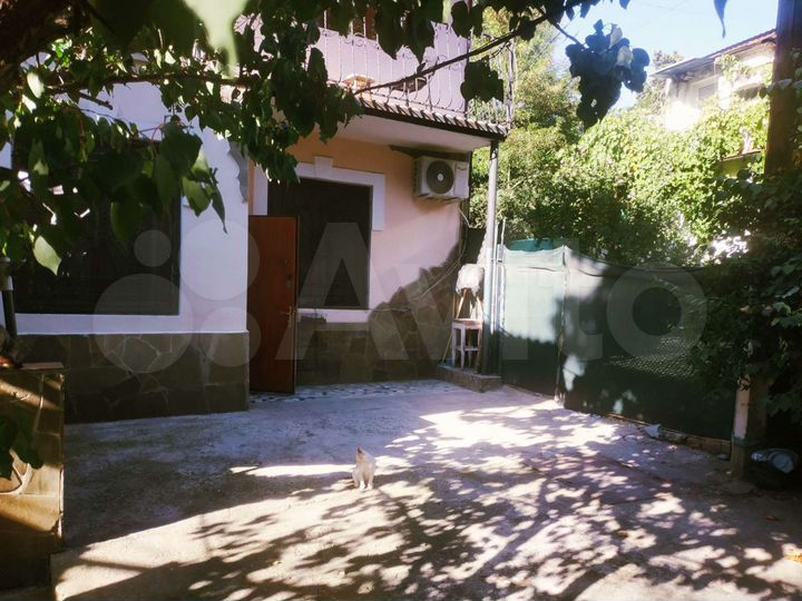 2-к. квартира, 60 м², 1/2 эт.