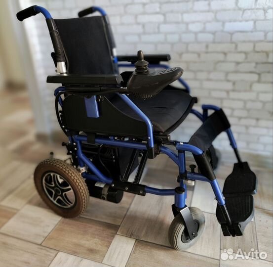 Инвалидная коляска с электроприводом