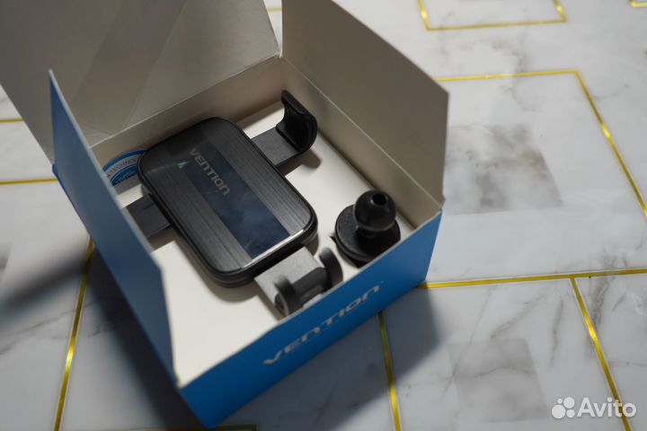 Держатель для телефона в машину