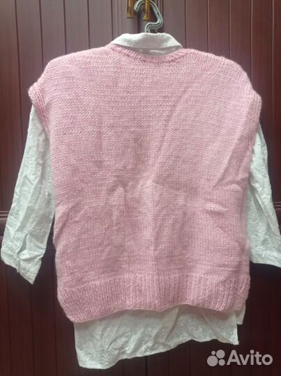 Жилетка ручной вязки