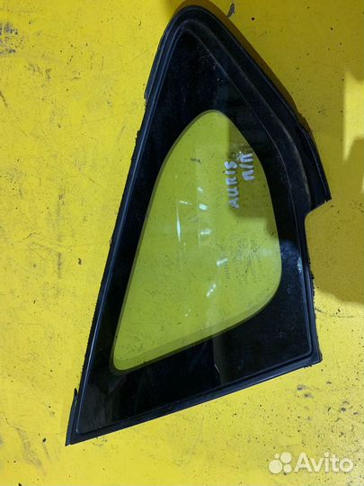 Форточка передняя правая Toyota Auris 150 2006-201