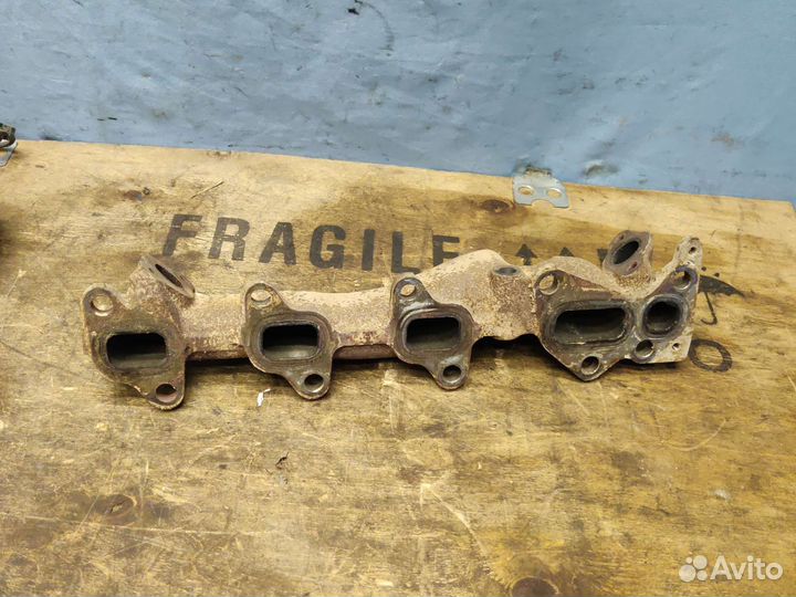 Выпускной коллектор правый Toyota LC200 1vdftv