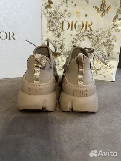 Кроссовки женские Dior D-Connect бежевые