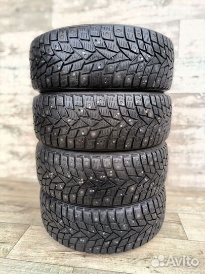 Dunlop SP Winter Ice 02 205/50 R17