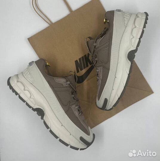 Nike Vomero 5 Roam