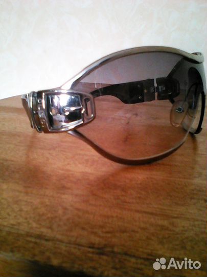 Cолнцезащитные очки gucci модель унисекс