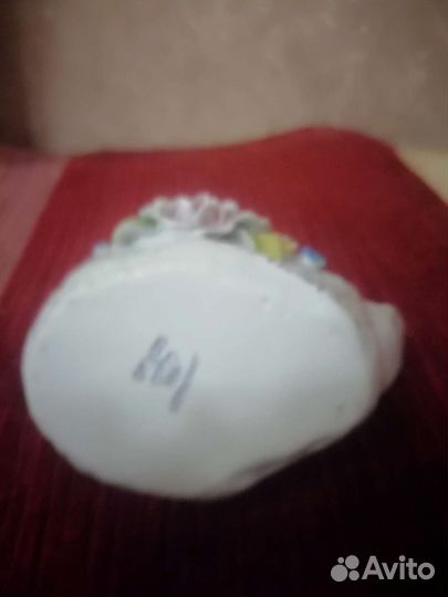 Статуэтка ваза 