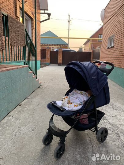 Прогулочная коляска