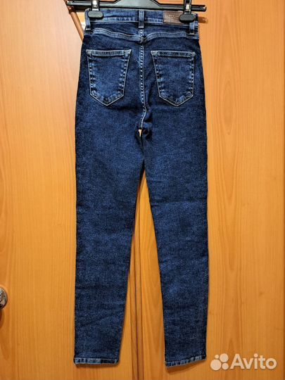 Джинсы новые