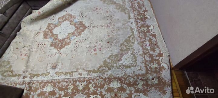 Ковер шерстяной