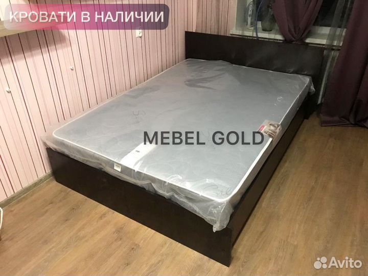 Кровать