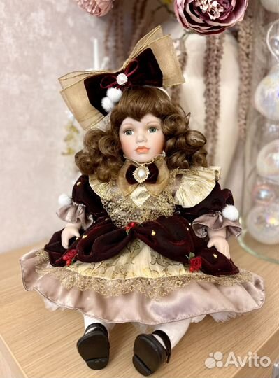 Фарфоровая куколка Leonardo Collection