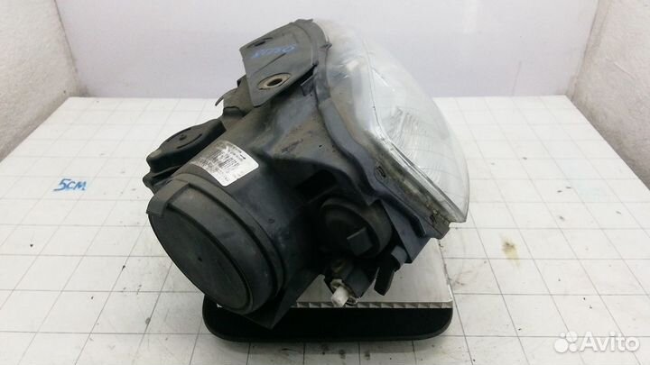 Фара правая на Volkswagen Passat B6