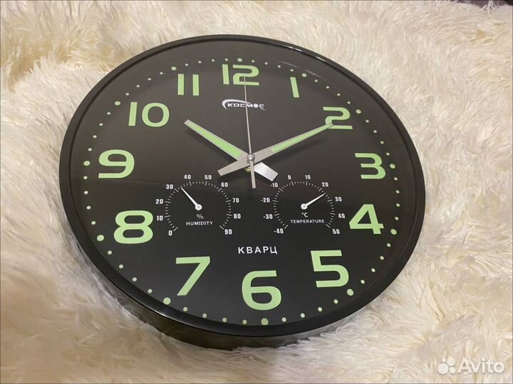 Часы настенные кварцевые
