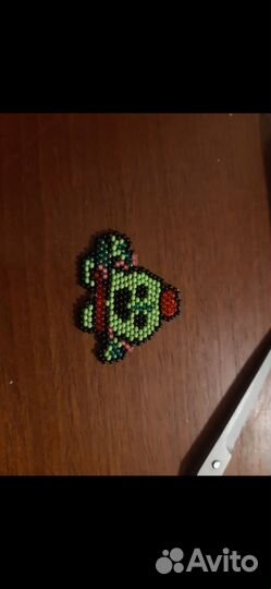 Украшения/фигурки/брелки/подвески из бисера