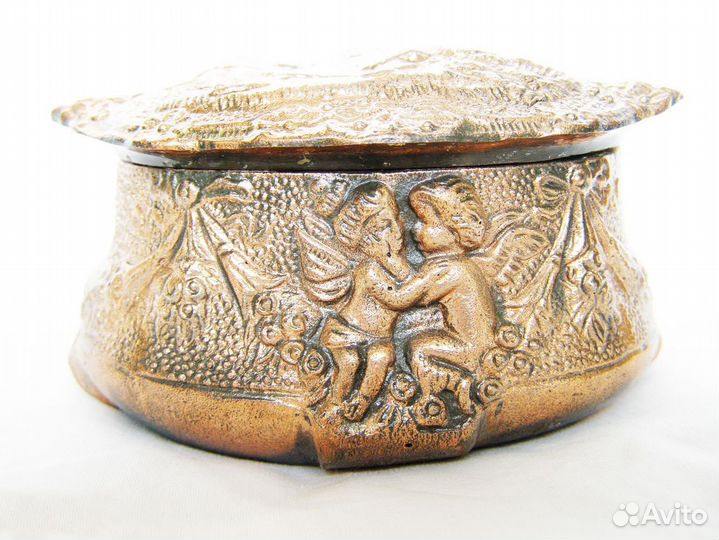 Шкатулка Амур и Психея. Касли. Каслинское литье