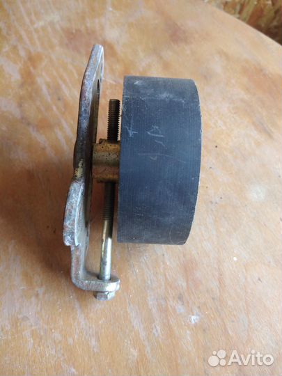 Ролик для натяжки ремня (двигатель 405)