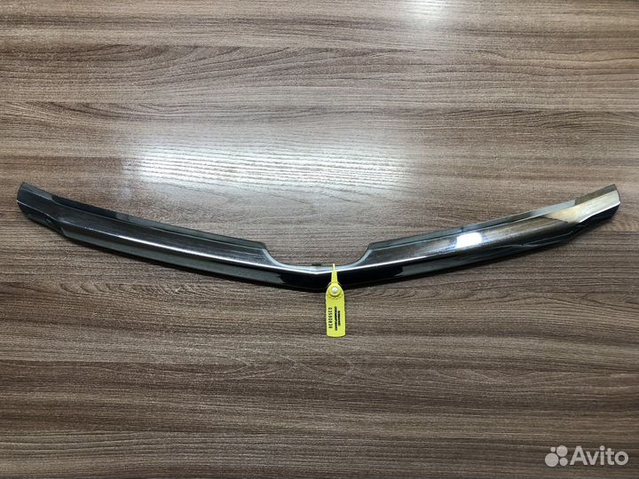 Молдинг решетки радиатора Honda Accord 8 CU 2008