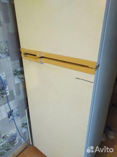 Продам холодильник рабочий