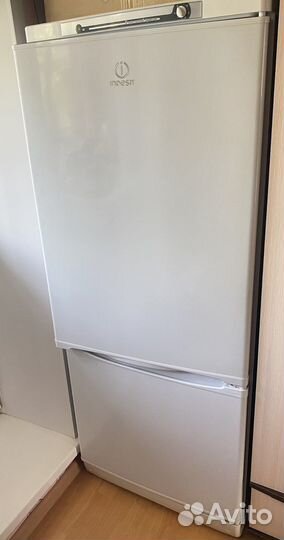 Холодильник-морозильник indesit SB15040