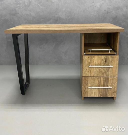 Маникюрный стол лофт