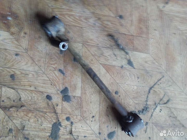 Тяга реактивная короткая Ваз2121