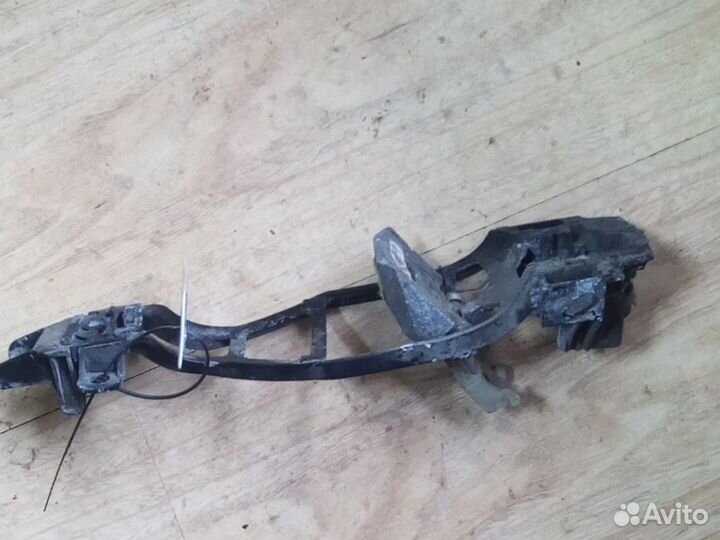 Кронштейн ручки двери VW Phaeton 3D0837885J