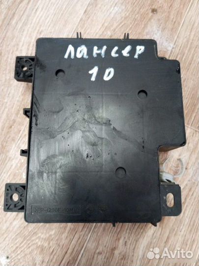 Блок предохранителей Mitsubishi Lancer 10