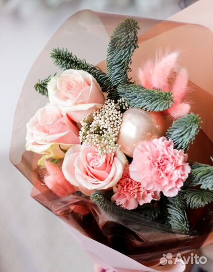 Нежный новогодний букет