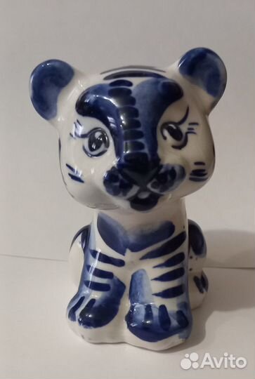 Гжель. Статуэтка тигренок