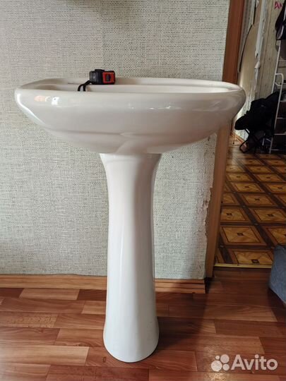 Раковина в ванную тюльпан