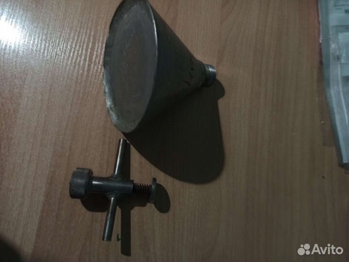 Прибор для бензина металлический