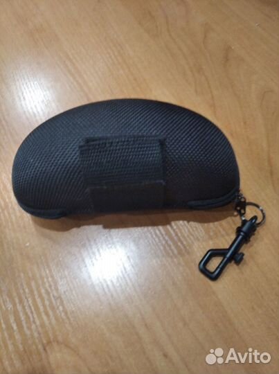 Футляр и очки