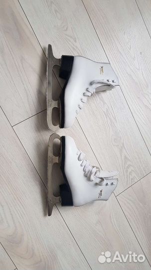 Фигурные коньки Graf Arosa Prima