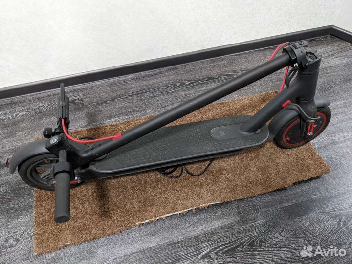 Электросамокат Xiaomi Mijia M365 Electric Scooter