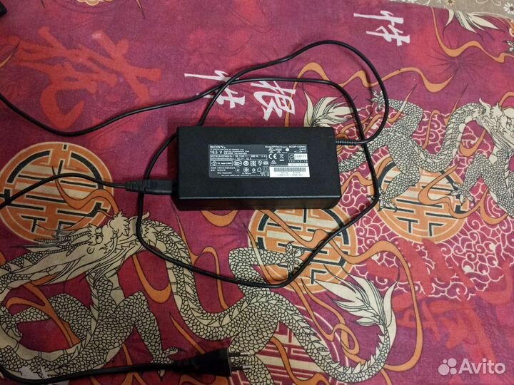 Блок питания sony оригинальный 19.5 В 6.2 Ампер