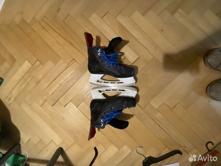Хоккейные коньки bauer