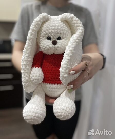 Вязаный заяц,ручная работа