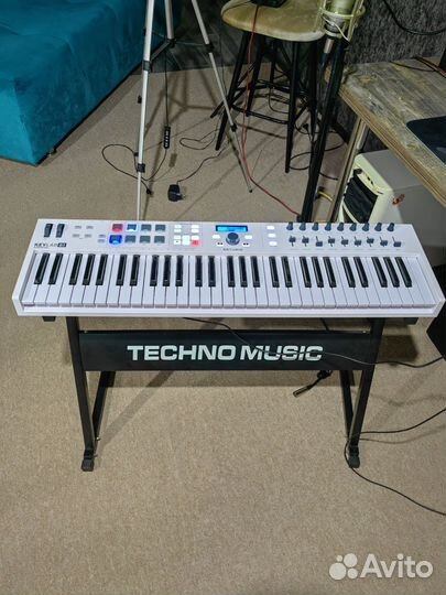 Midi клавиатура Arturia KeyLab Essential 61