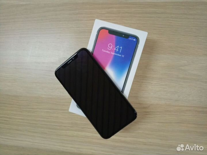 iPhone X, 64 ГБ