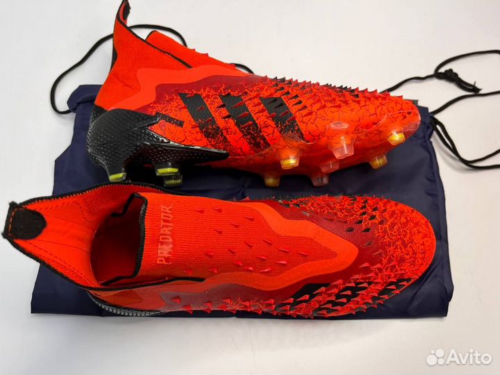 Бутсы футбольные Adidas Predator Freak FG