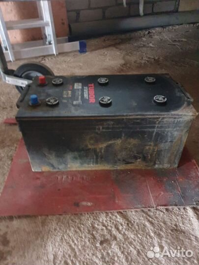 Аккумулятор 220ач