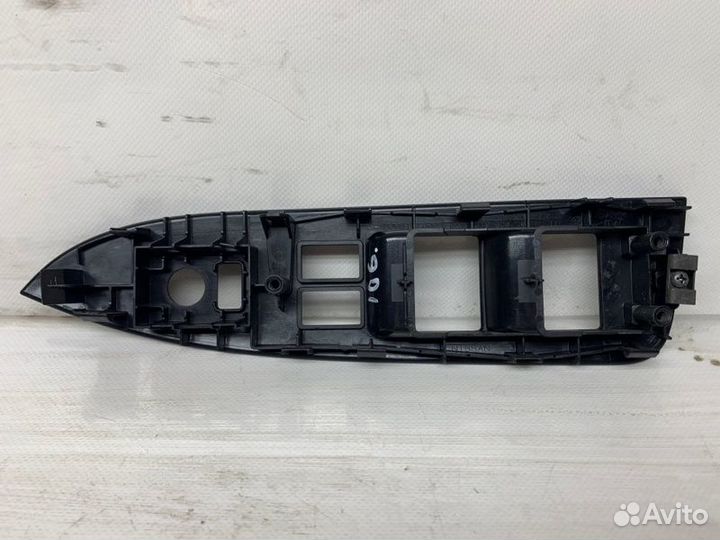 Накладка декоративная передняя левая Infiniti Qx56