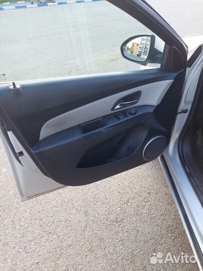 Chevrolet Cruze 1.6 AT, 2011, 147 700 км