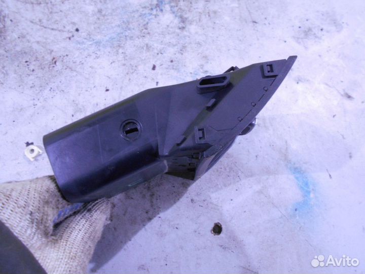 Дефлектор правый Audi A8 D3 (2002—2005) 35134