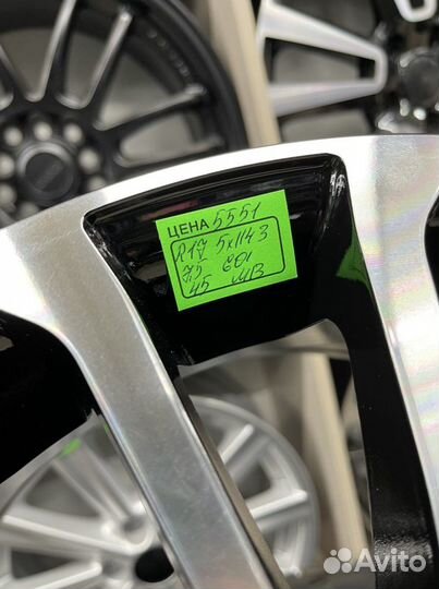 Toyota Camry r17 5*114.3 70 кузов чёрные