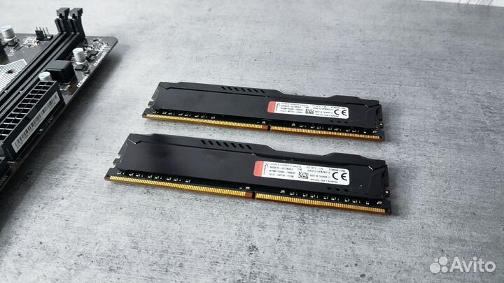 Материнская плата с процессором, памятью и кулером