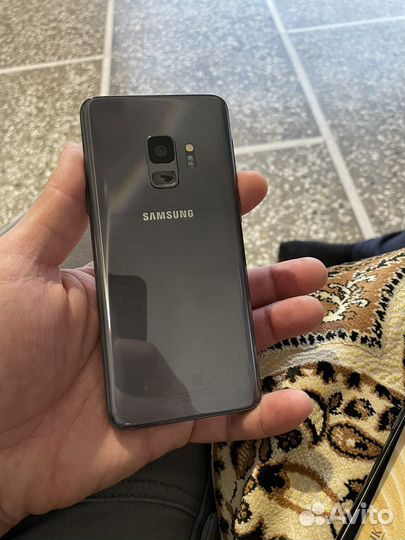 Телефон Samsung